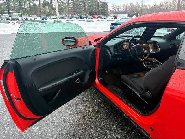 Used 2019 Dodge Challenger SXT w/ Driver Convenience Group image 10