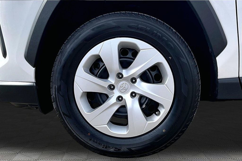 Used 2024 Toyota RAV4 LE image 11