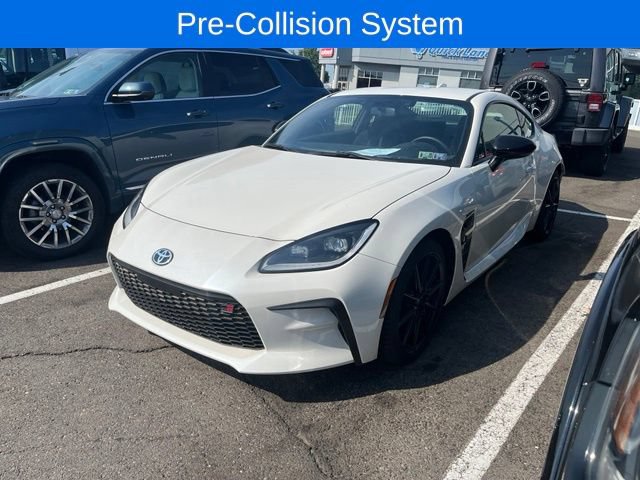 Used 2024 Toyota GR86 Premium RWD image 2