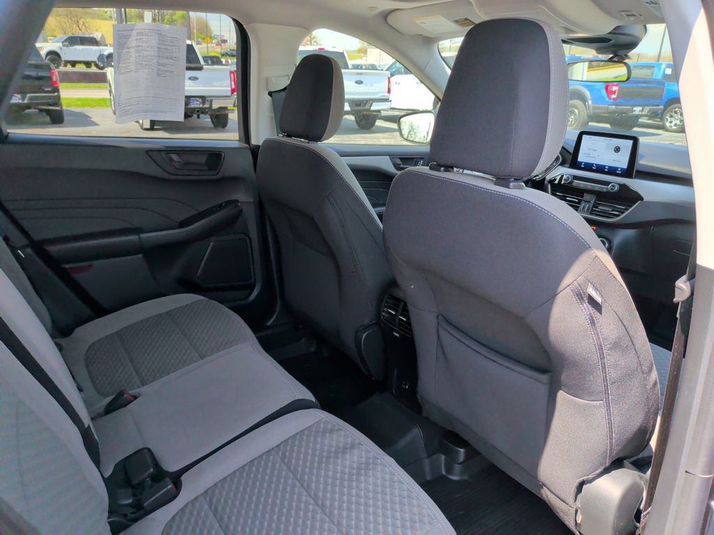 Certified 2022 Ford Escape SE w/ Cold Weather Package AWD/4WD image 17