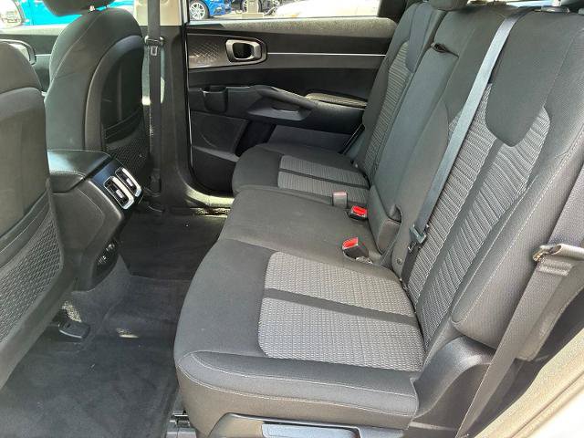 Used 2023 Kia Sorento LX FWD image 15