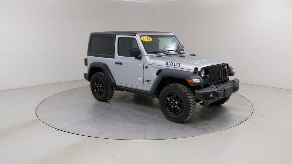 Used 2023 Jeep Wrangler Willys AWD/4WD image 9