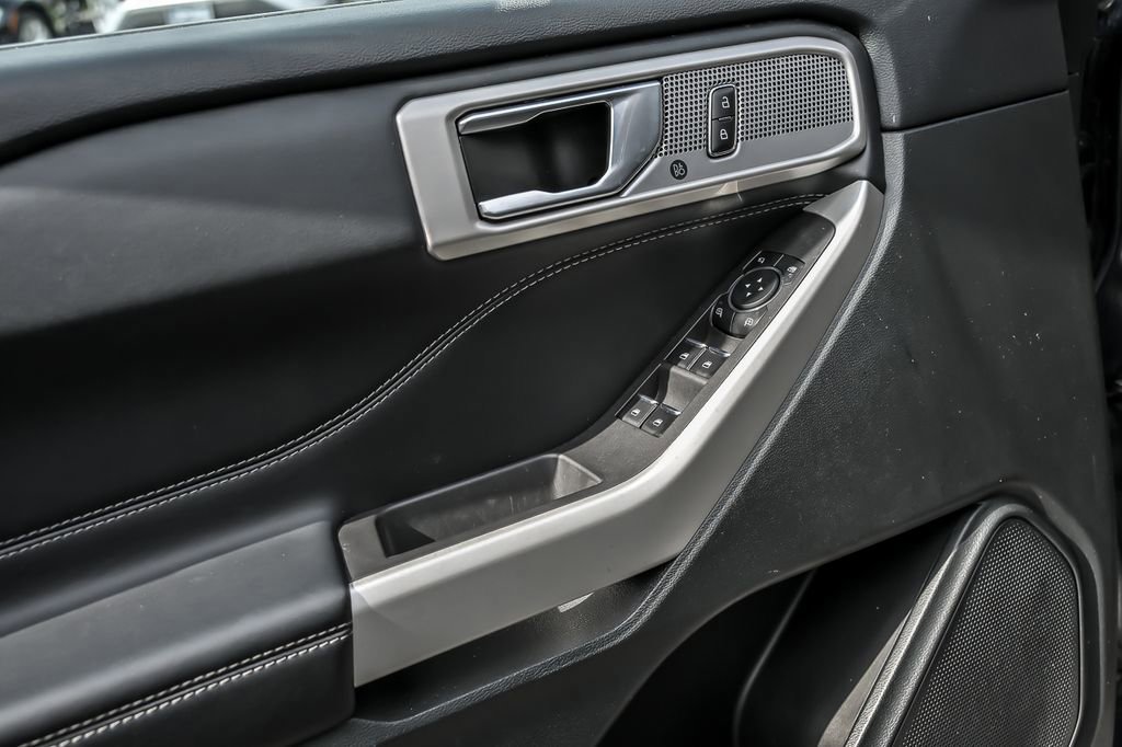 Certified 2023 Ford Explorer Limited AWD/4WD image 15