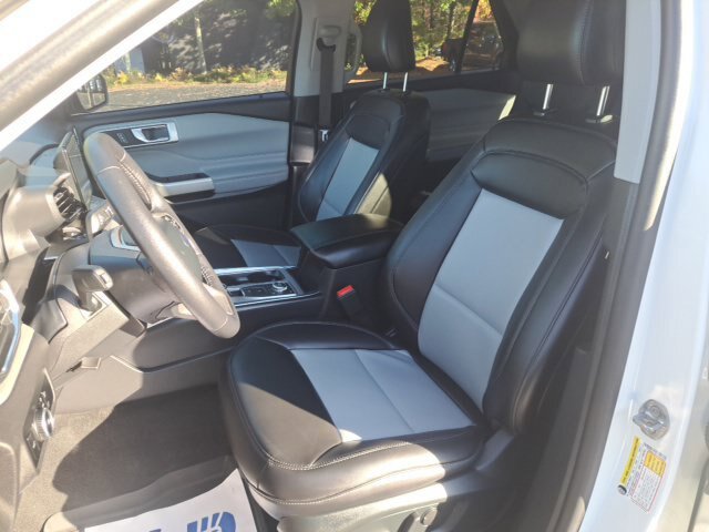 Certified 2024 Ford Explorer XLT w/ Equipment Group 202A AWD/4WD image 12