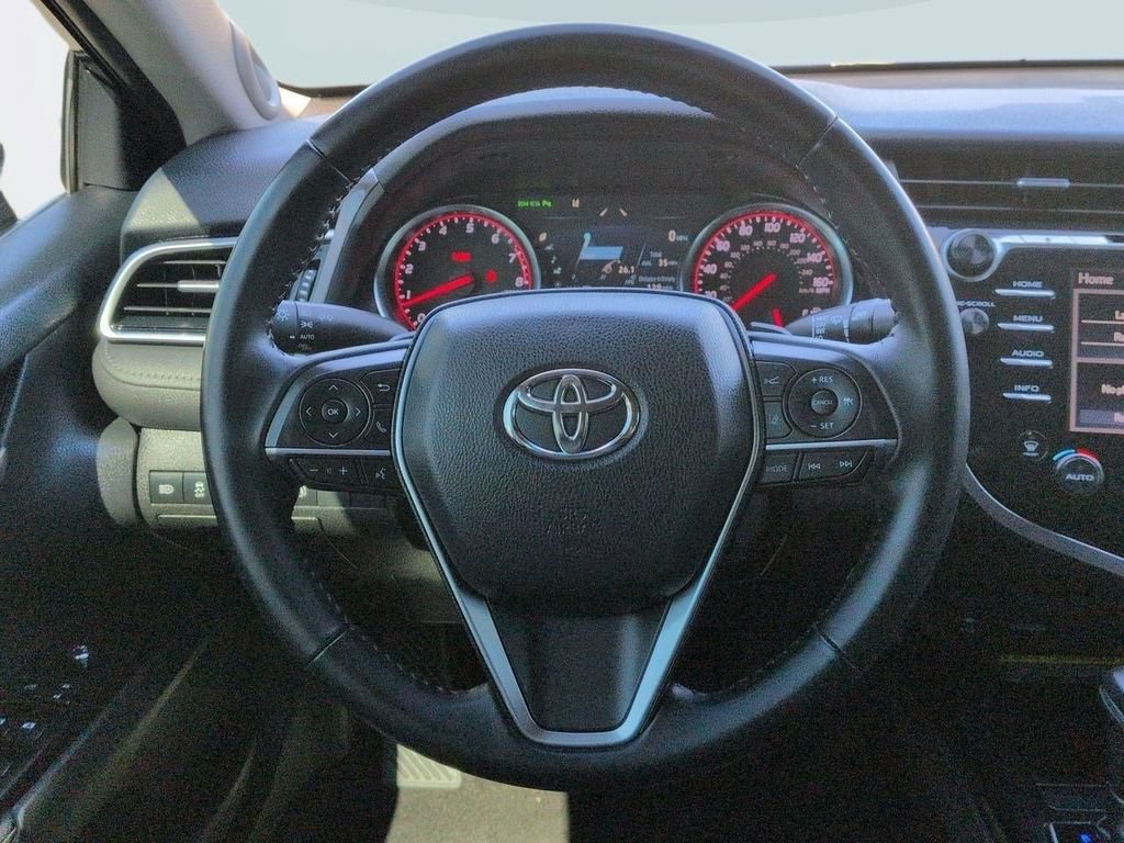 Used 2018 Toyota Camry XSE FWD image 13