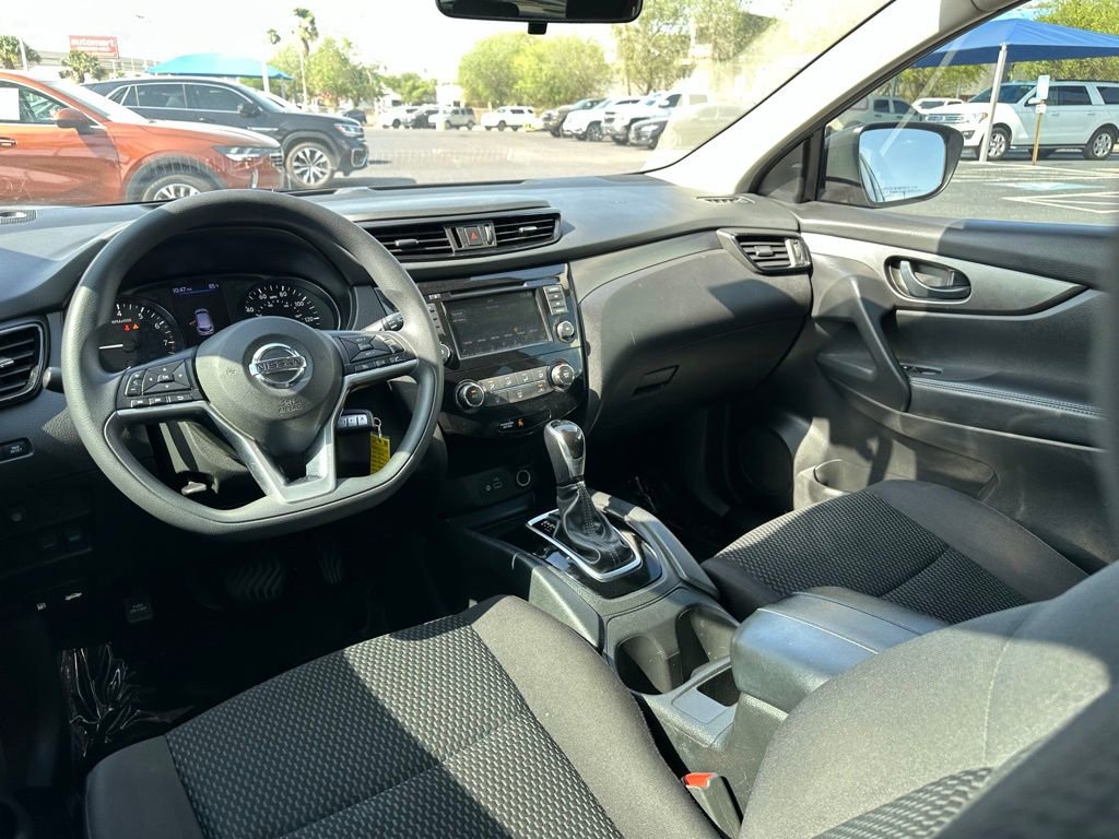 Used 2020 Nissan Rogue Sport S image 17