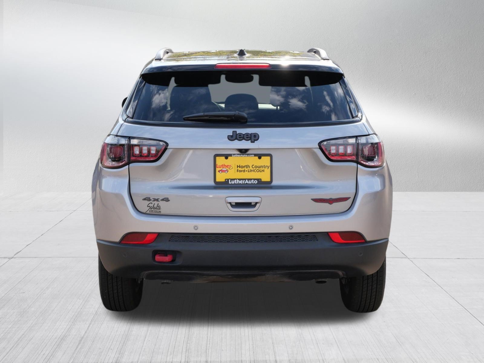 Used 2023 Jeep Compass Trailhawk AWD/4WD image 6