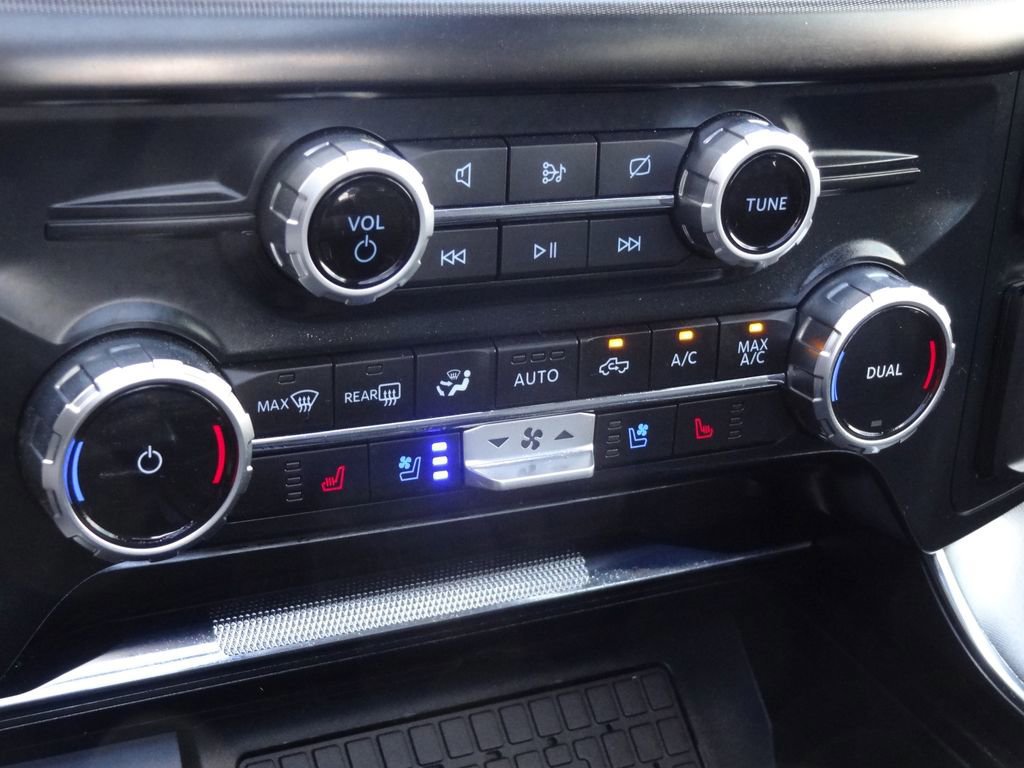 Certified 2023 Ford F150 Platinum w/ Equipment Group 701A High image 44