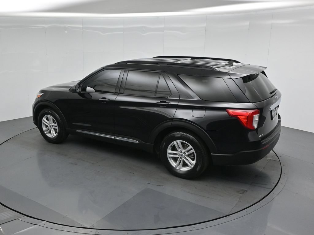 Certified 2024 Ford Explorer XLT RWD image 36