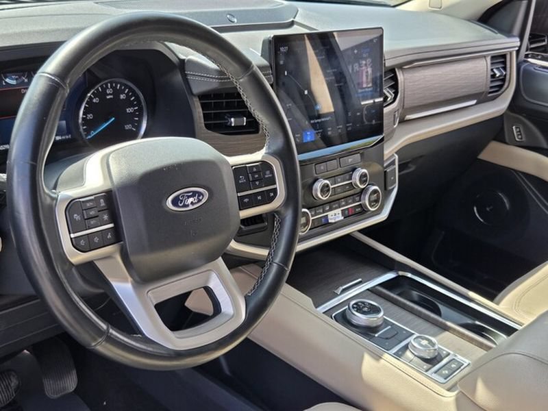 Certified 2024 Ford Expedition Limited AWD/4WD image 9