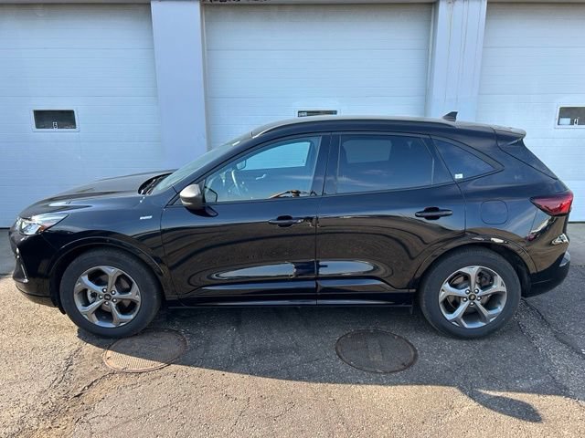 Certified 2024 Ford Escape ST-Line w/ Tech Pack #1 FWD image 3