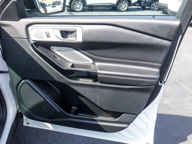Certified 2023 Ford Explorer Platinum w/ Technology Package AWD/4WD image 28