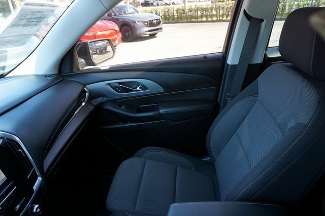 Used 2021 Chevrolet Traverse LS image 25