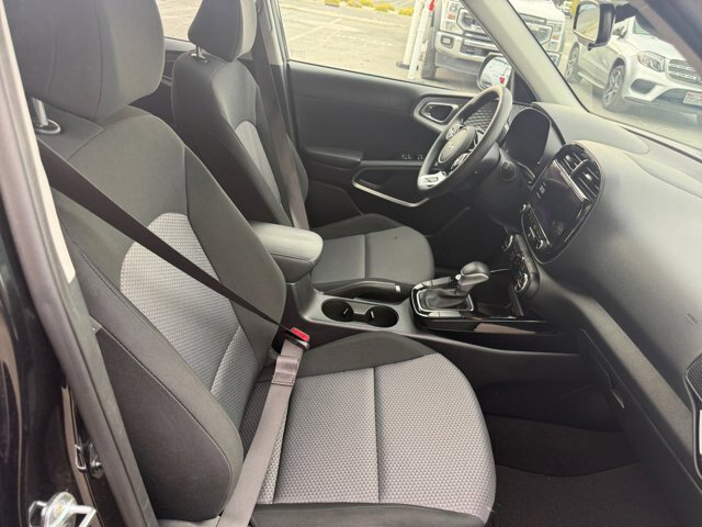Used 2023 Kia Soul S FWD image 19