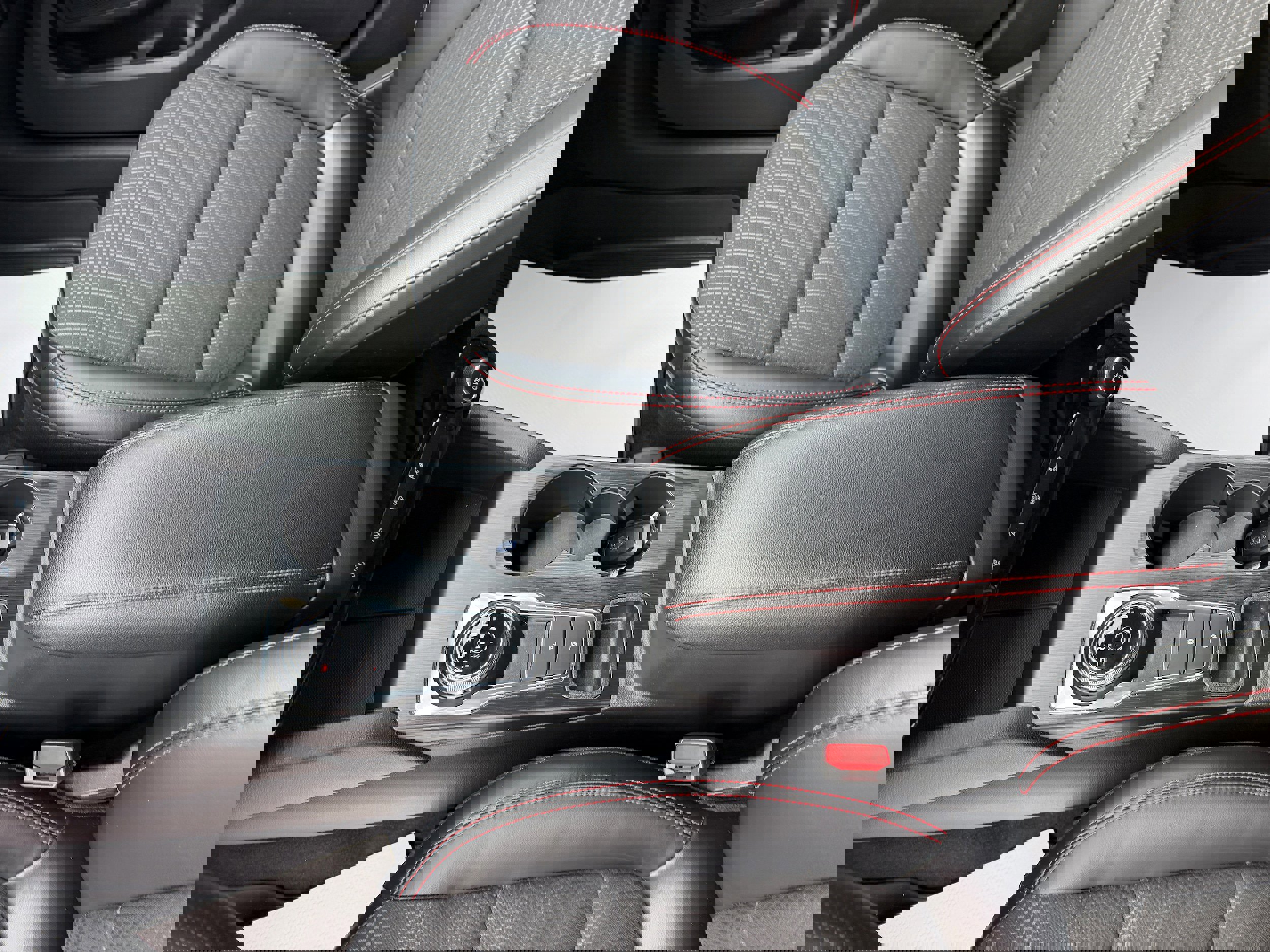 Certified 2024 Ford Escape ST-Line w/ Tech Pack #1 image 15