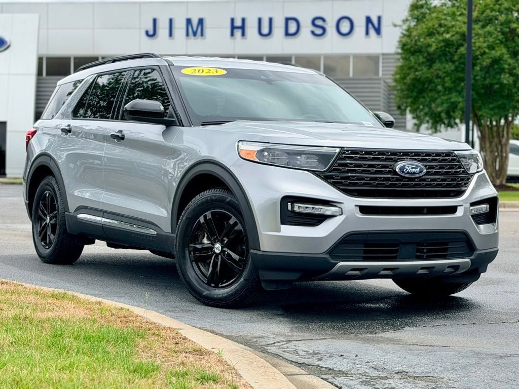 Certified 2023 Ford Explorer XLT w/ Equipment Group 202A RWD image 2