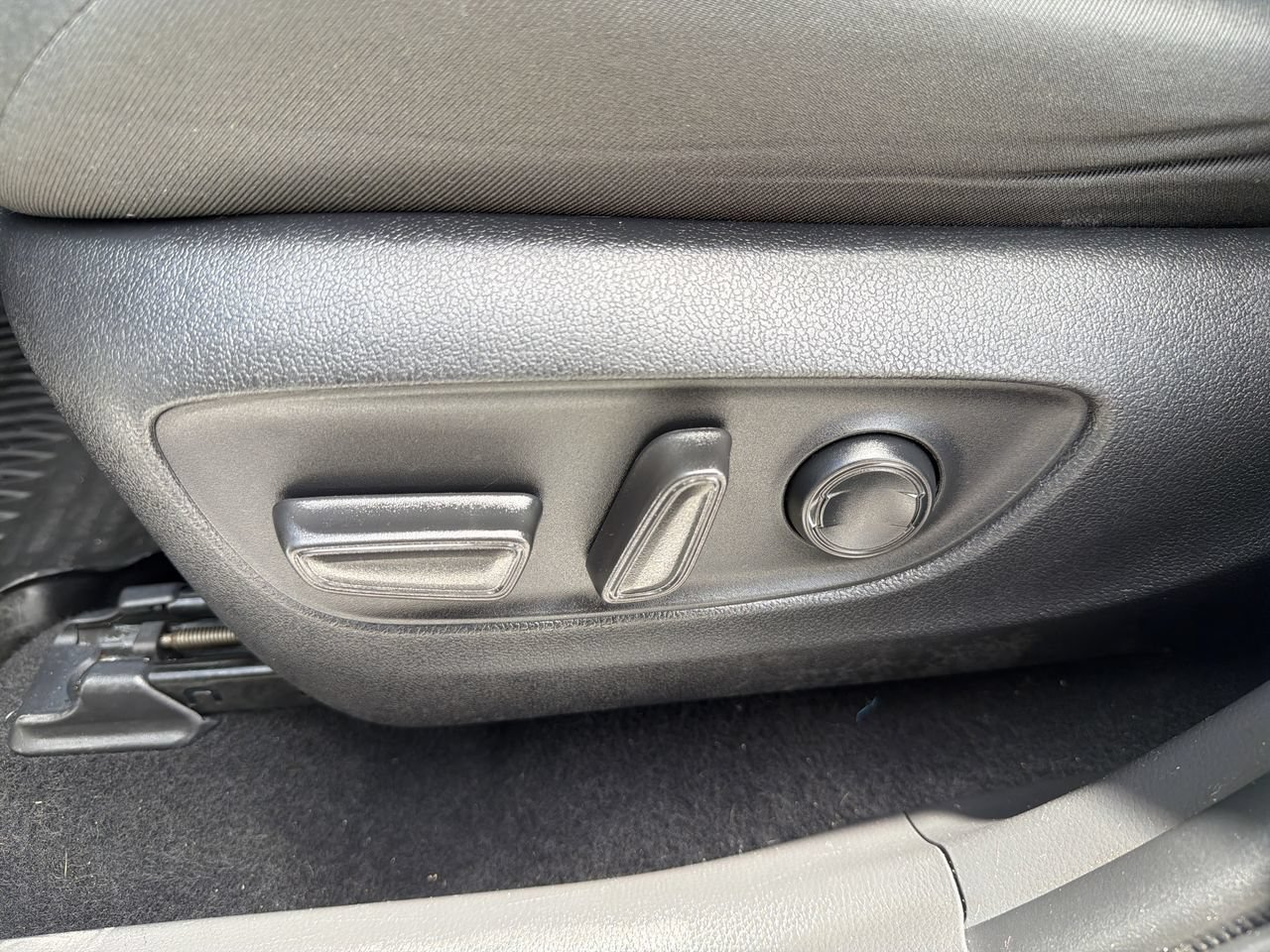 Used 2024 Toyota RAV4 XLE FWD image 19