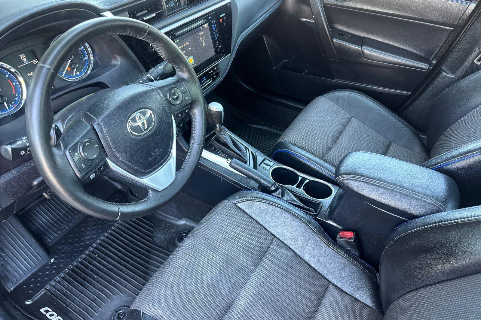 Used 2017 Toyota Corolla SE image 2
