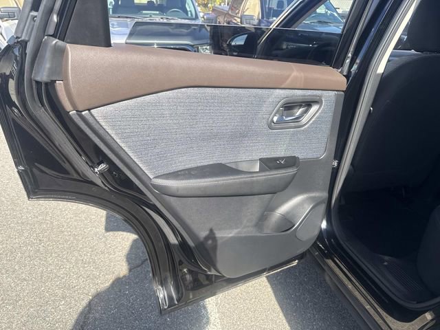 Used 2023 Nissan Rogue SV image 15