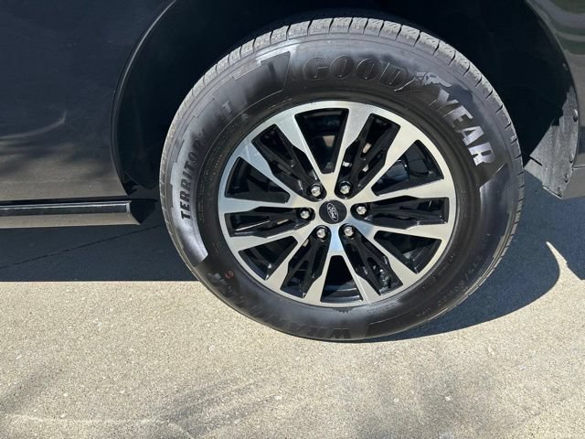 Certified 2025 Ford Expedition Platinum AWD/4WD image 12
