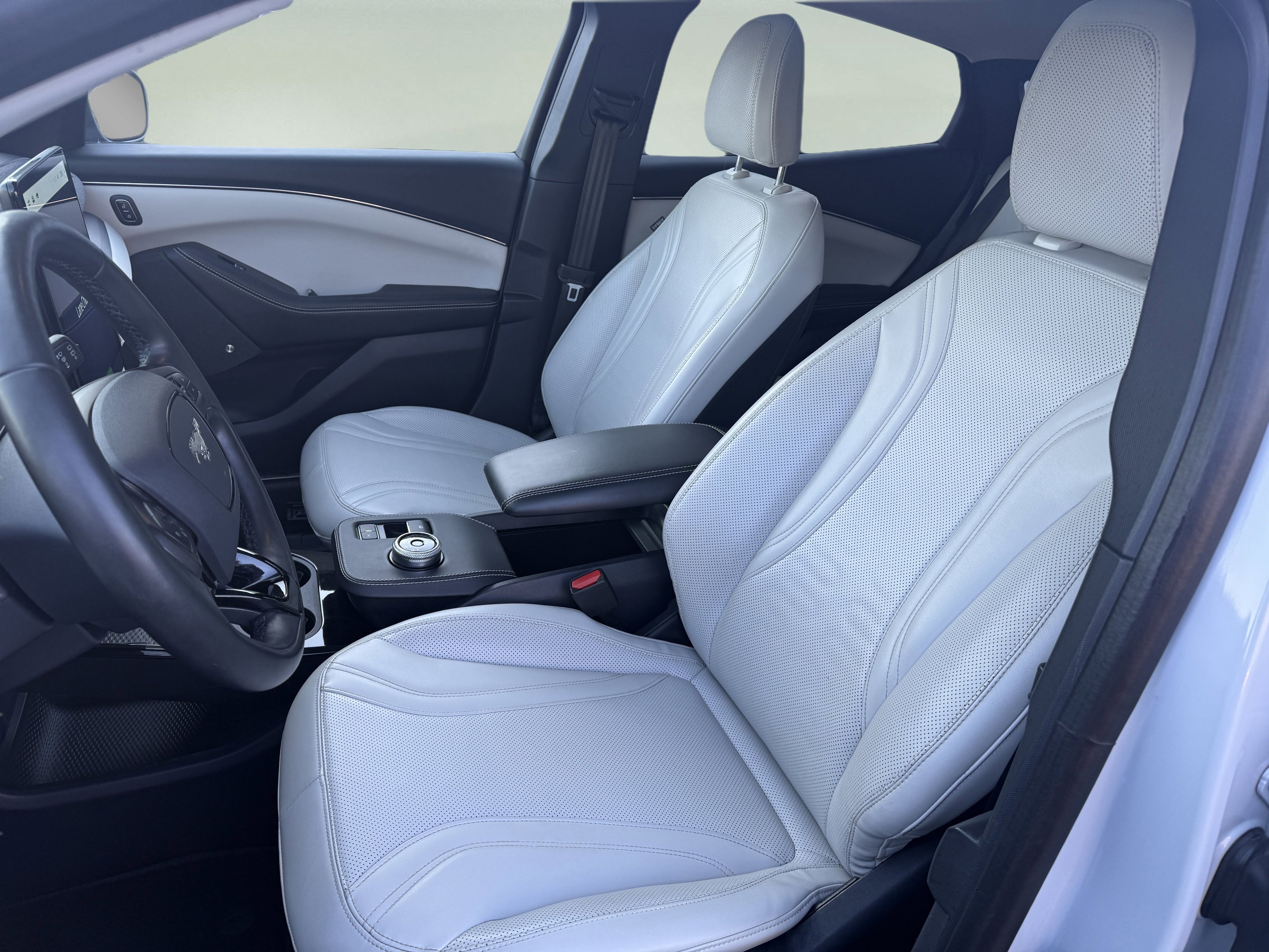 Certified 2021 Ford Mustang Mach-E Premium AWD/4WD image 8