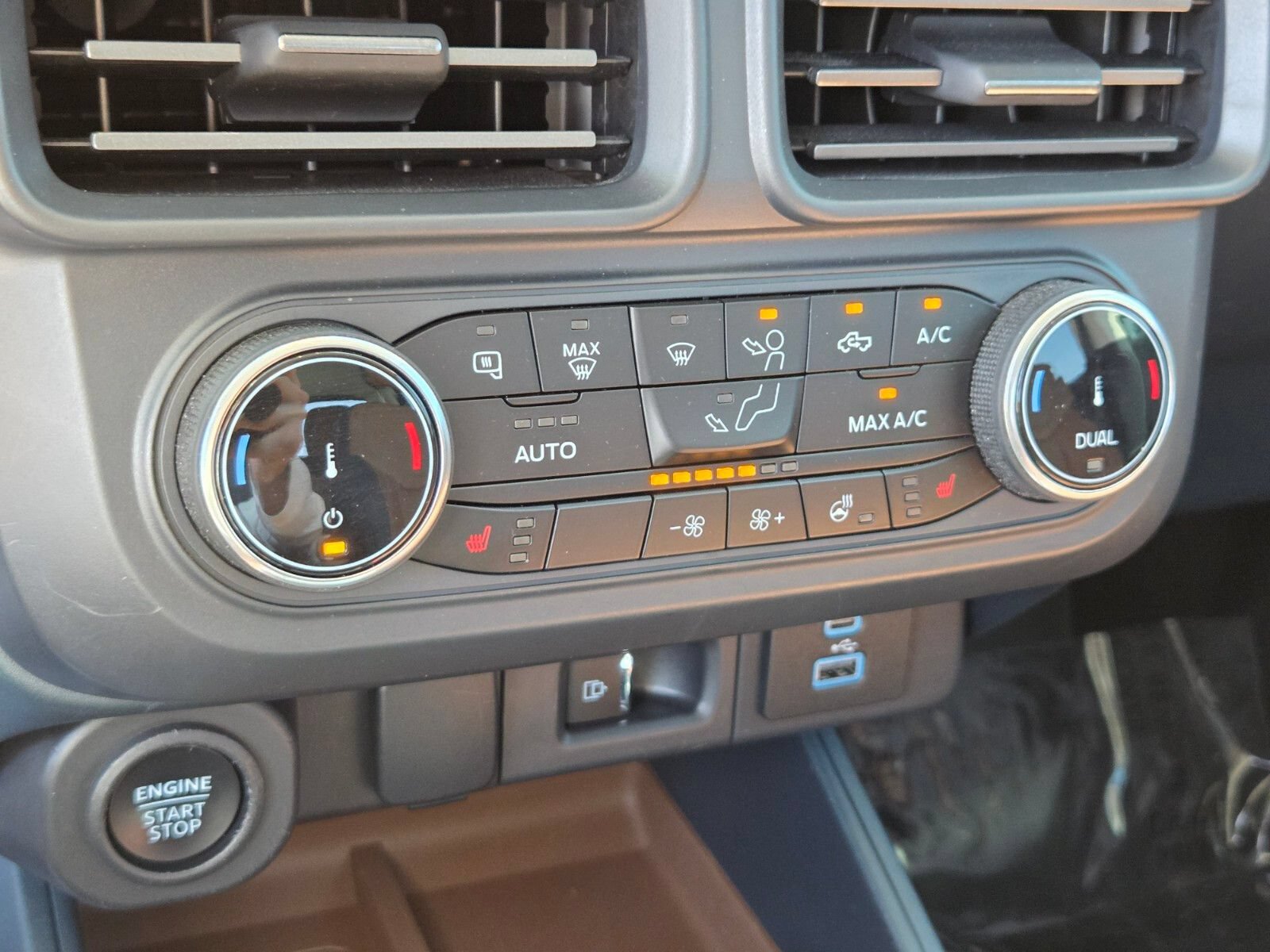 Certified 2024 Ford Maverick Lariat FWD image 22