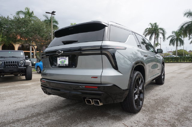Used 2024 Chevrolet Traverse RS w/ LPO, Floor Liner Package FWD image 7