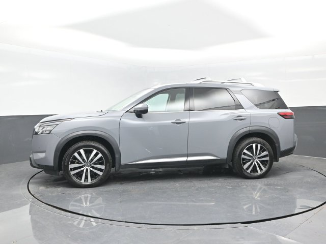Used 2024 Nissan Pathfinder Platinum AWD/4WD image 4