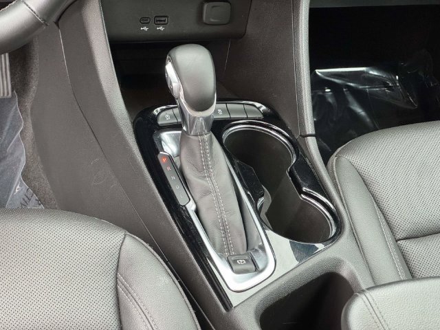 Used 2024 Buick Encore GX Sport Touring FWD image 23