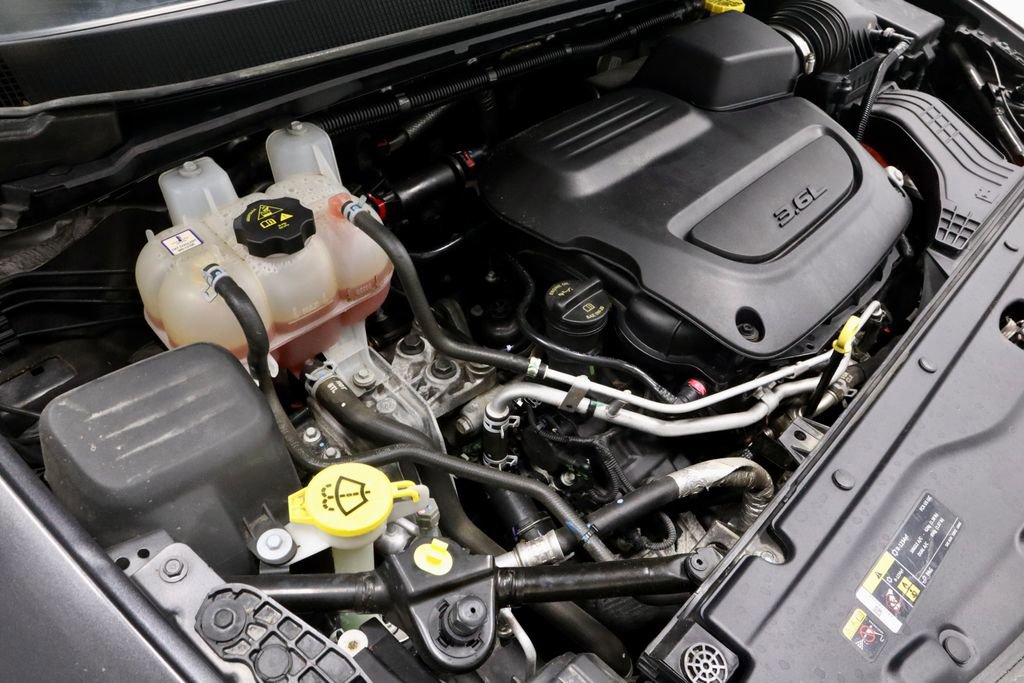 Used 2023 Chrysler Voyager LX FWD image 17