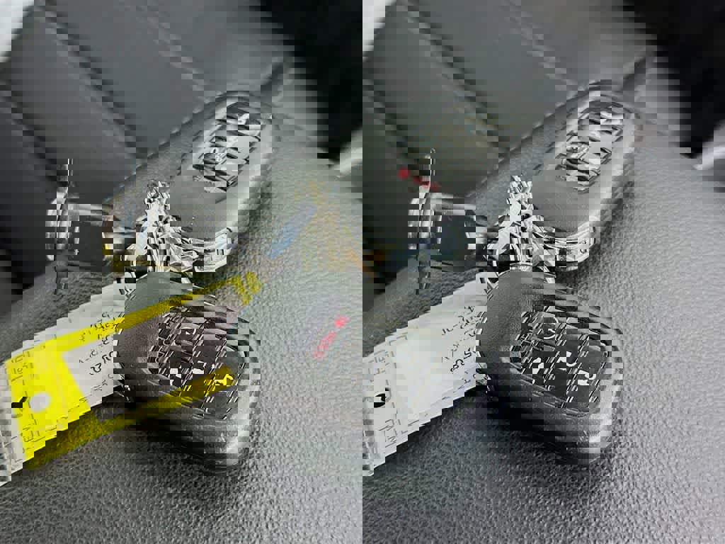 Used 2023 Honda CR-V EX-L image 25