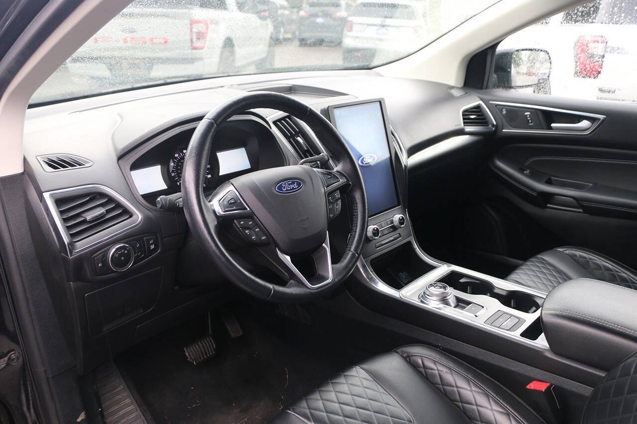 Certified 2024 Ford Edge Titanium AWD/4WD image 27