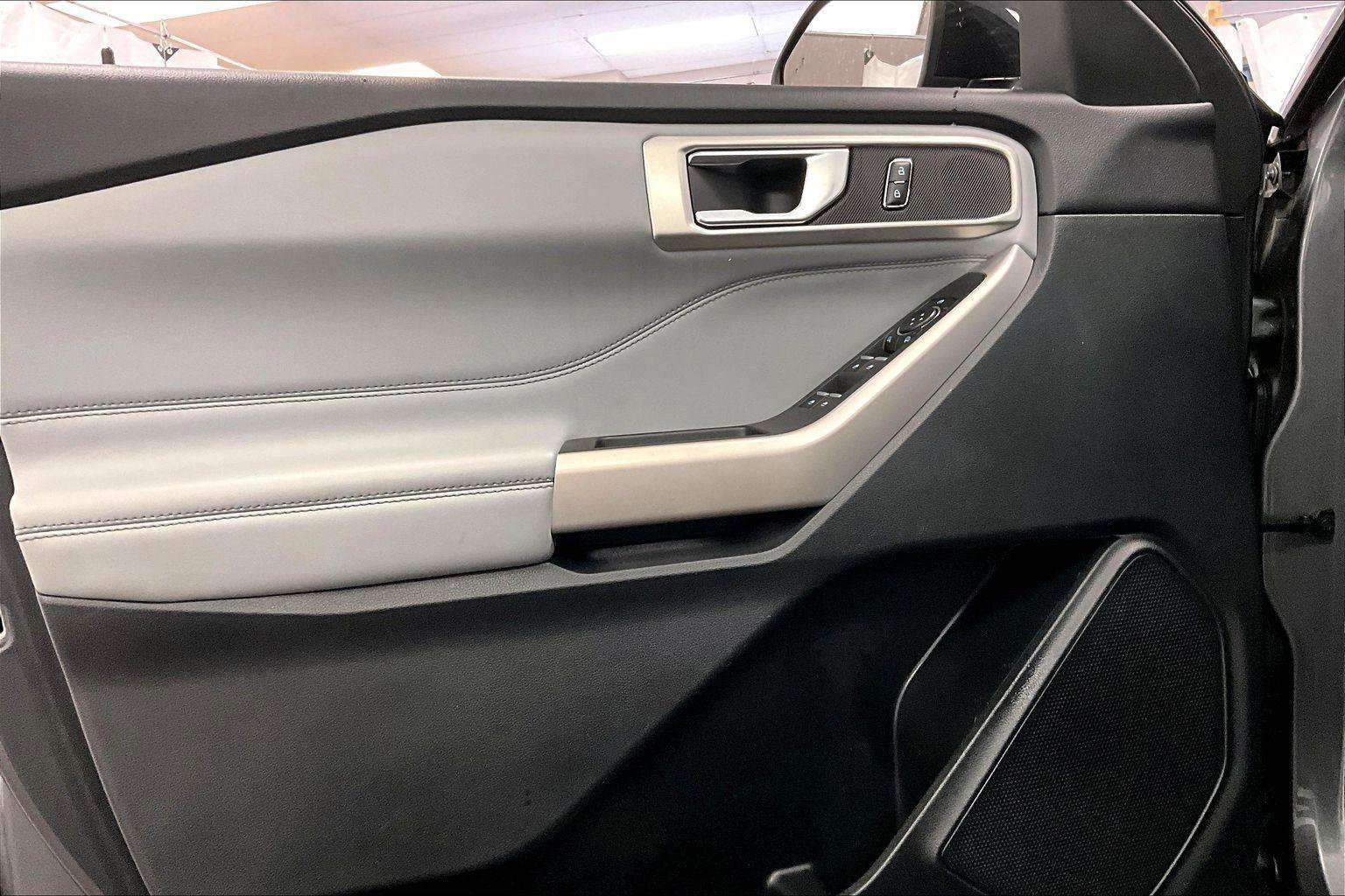 Certified 2022 Ford Explorer XLT w/ Equipment Group 202A image 22