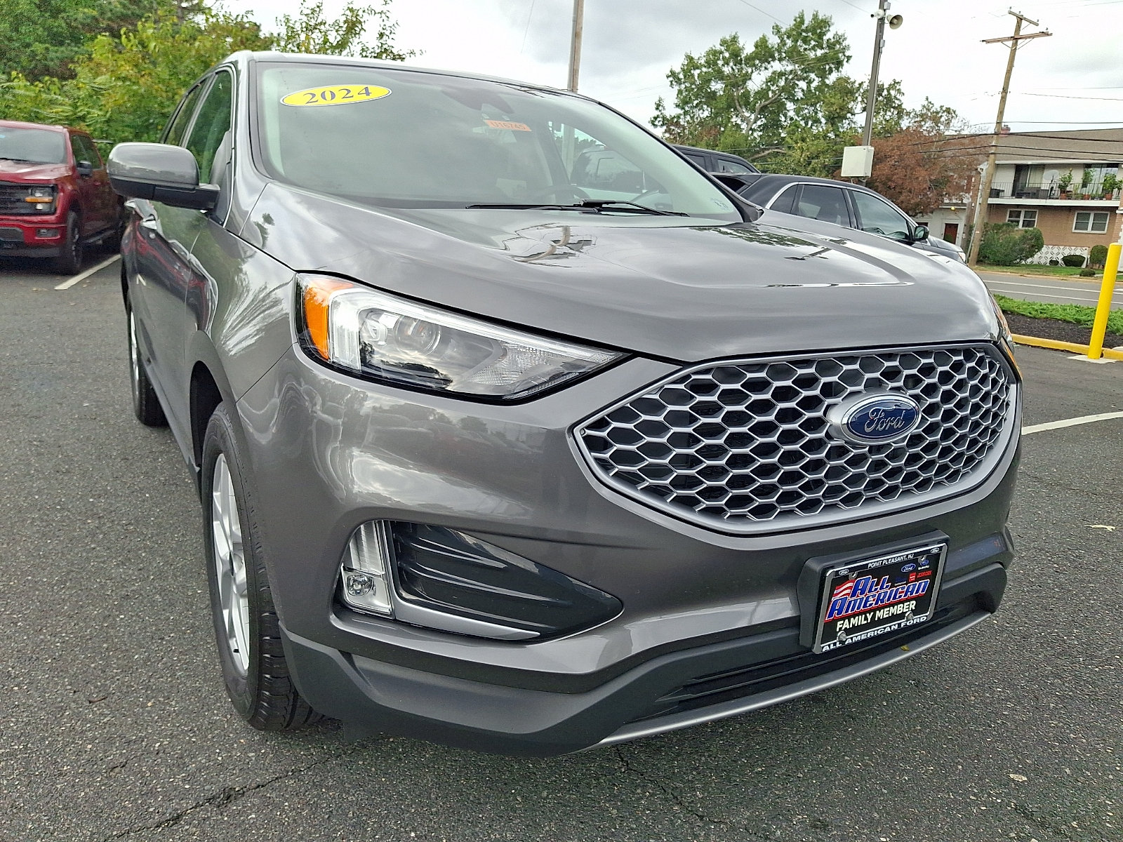 Certified 2024 Ford Edge SEL w/ Convenience Package AWD/4WD image 2