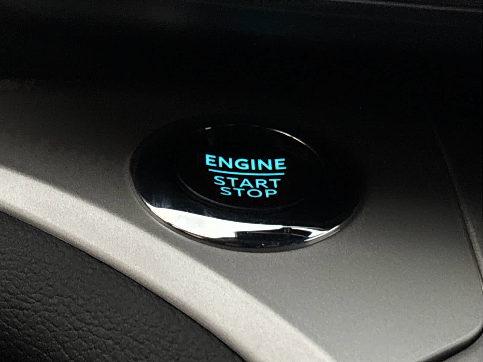 Certified 2023 Ford Explorer XLT w/ Equipment Group 202A image 26