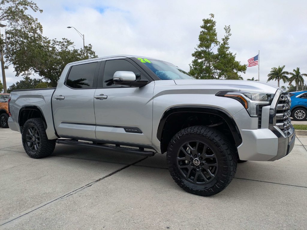 Used 2024 Toyota Tundra Platinum AWD/4WD image 2