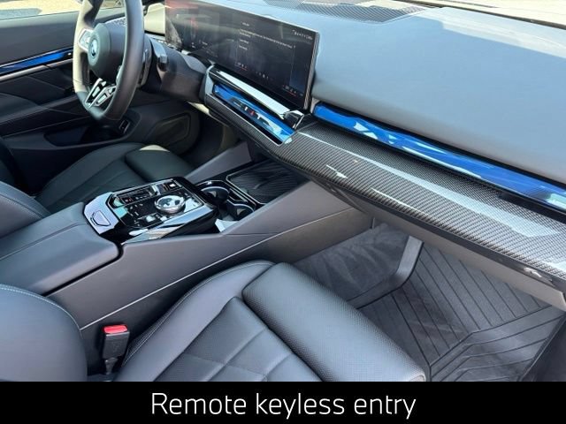 Used 2026 BMW 550e xDrive AWD/4WD image 24