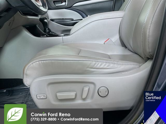 Used 2019 Toyota Highlander XLE image 22