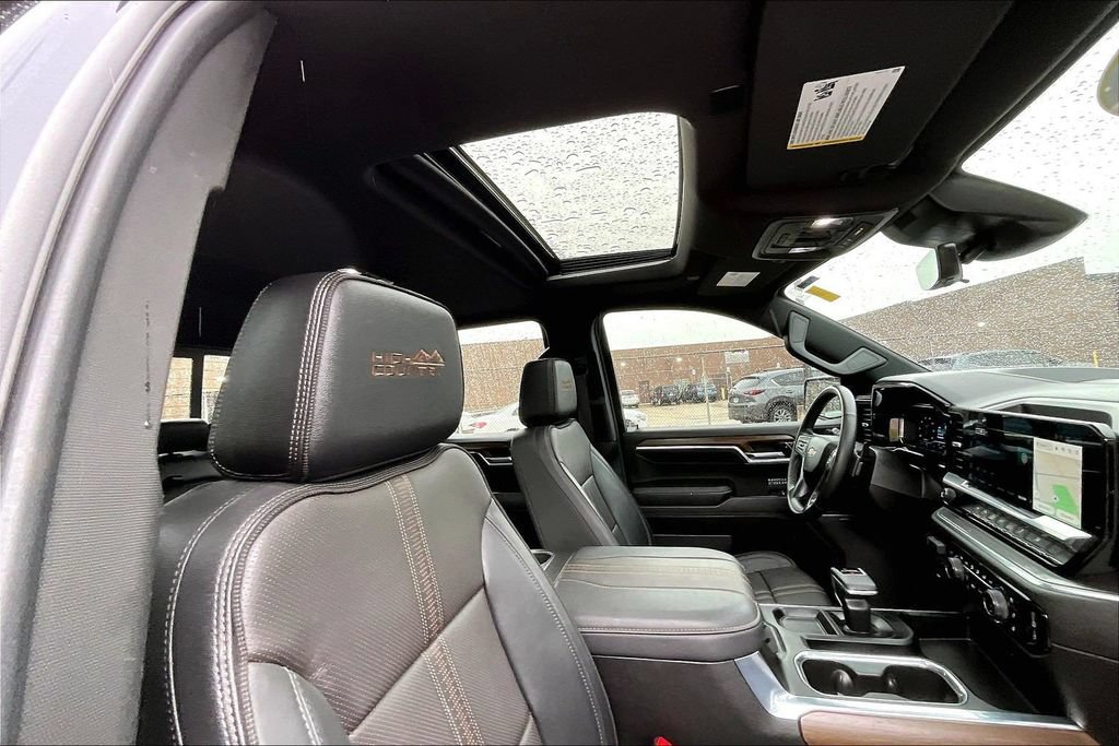 Used 2024 Chevrolet Silverado 1500 High Country w/ High Country Premium Package AWD/4WD image 21