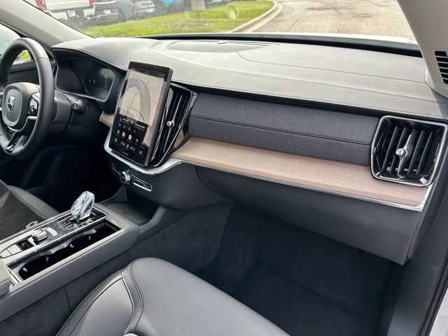 Used 2025 Volvo XC90 B6 Plus AWD/4WD image 12