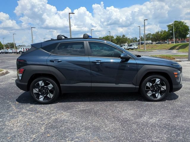 Used 2025 Hyundai Kona SEL FWD image 4