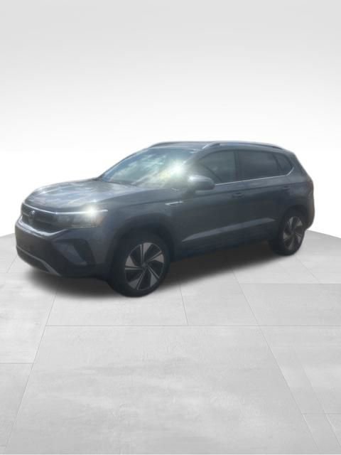 Used 2024 Volkswagen Taos SE AWD/4WD image 7