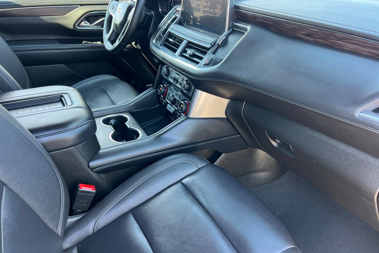 Used 2024 Chevrolet Suburban LT AWD/4WD image 19