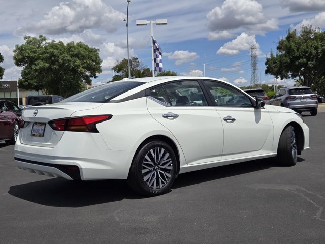 Used 2025 Nissan Altima 2.5 SV FWD image 4