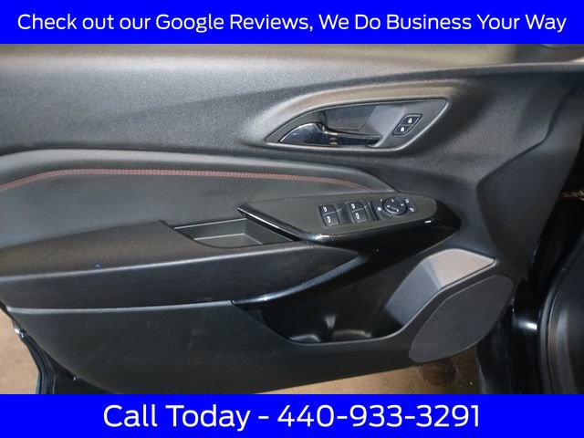 Used 2025 Chevrolet Trax RS w/ Sunroof Package FWD image 18