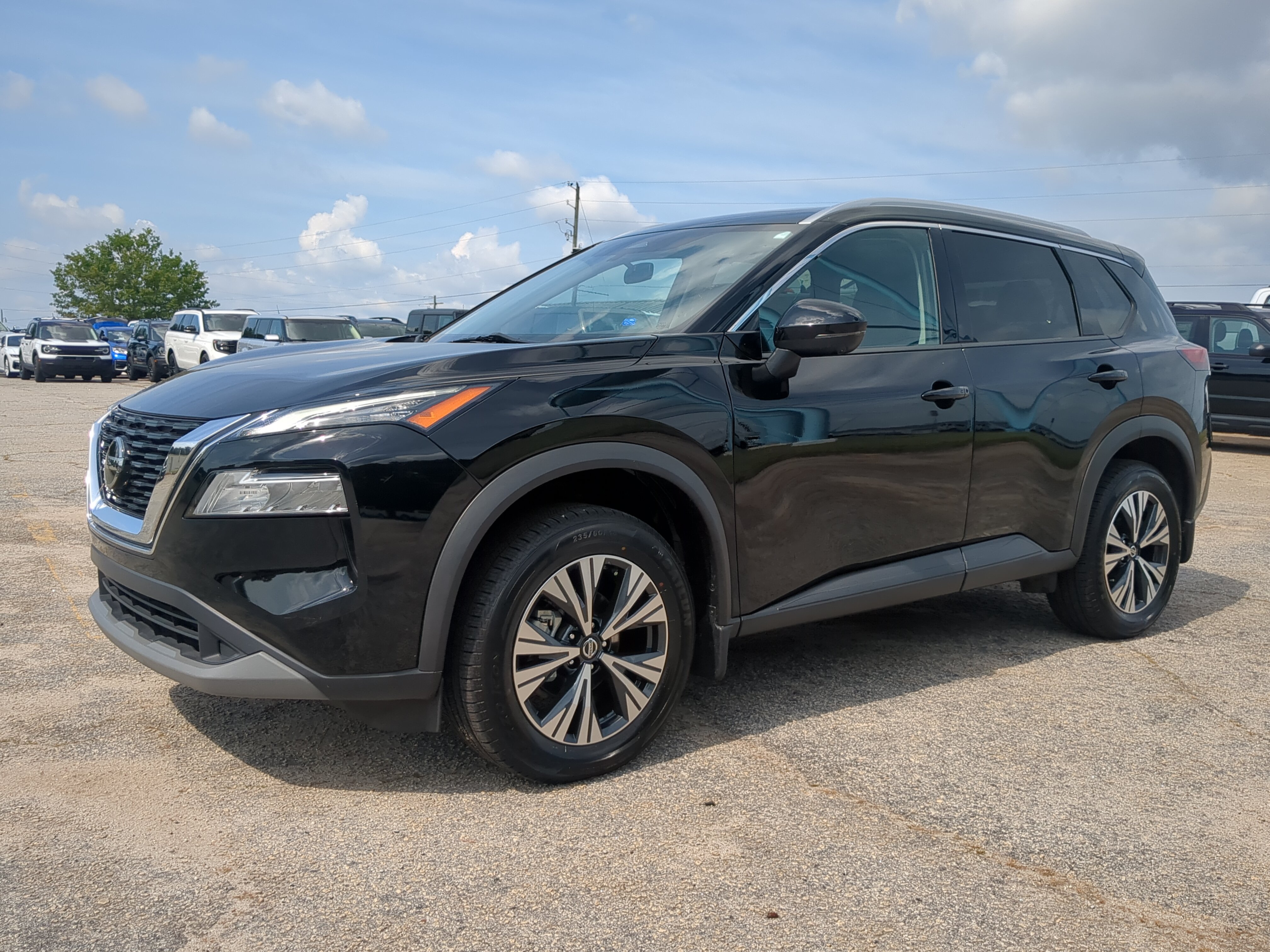 Used 2021 Nissan Rogue SV w/ Premium Package FWD image 6