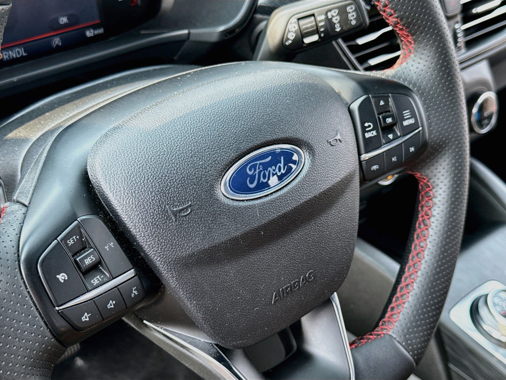 Certified 2025 Ford Escape ST-Line Select AWD/4WD image 13