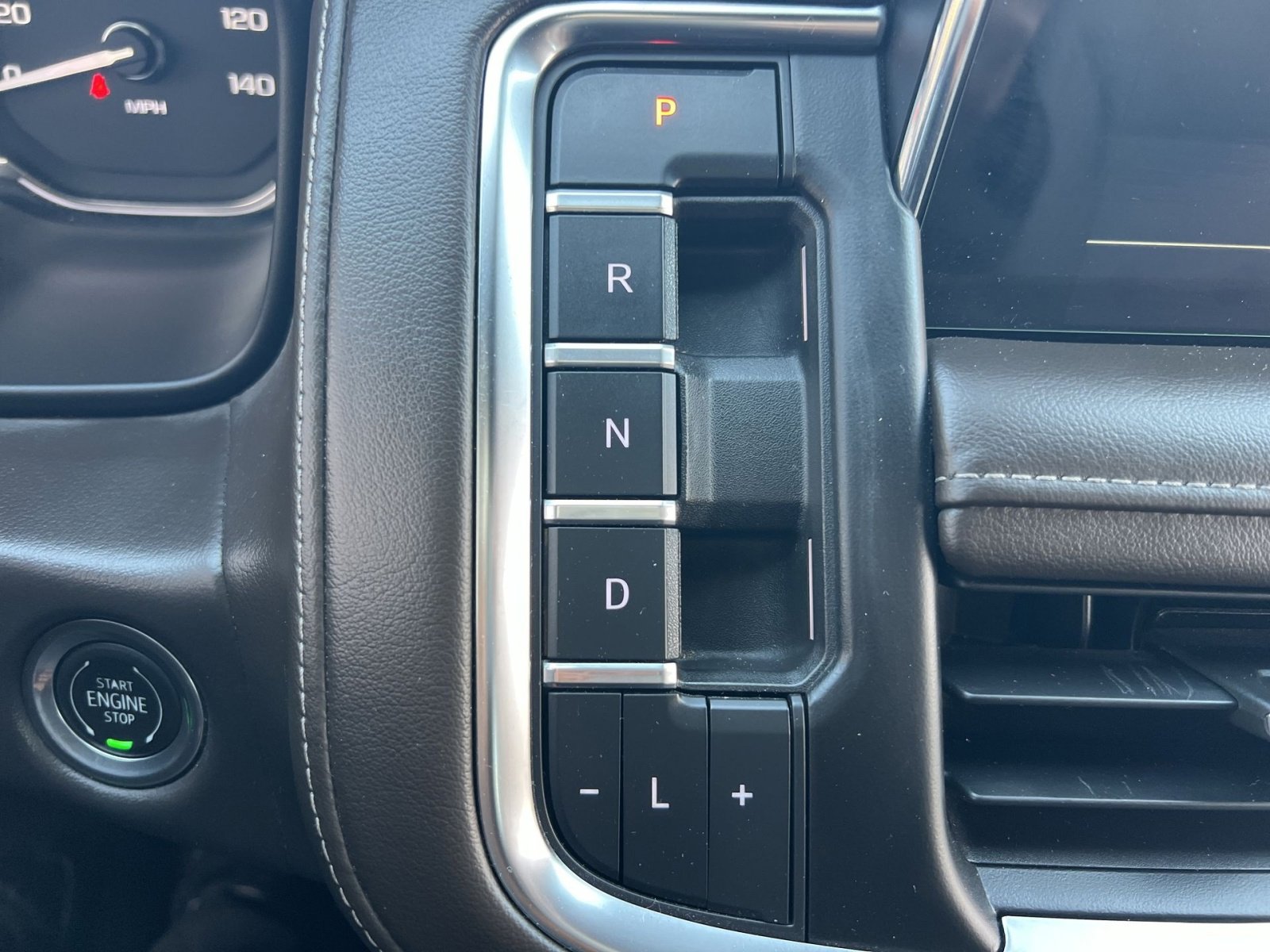 Used 2021 GMC Yukon XL SLE AWD/4WD image 29