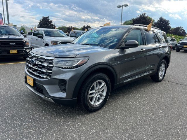 Certified 2025 Ford Explorer Active AWD/4WD image 3