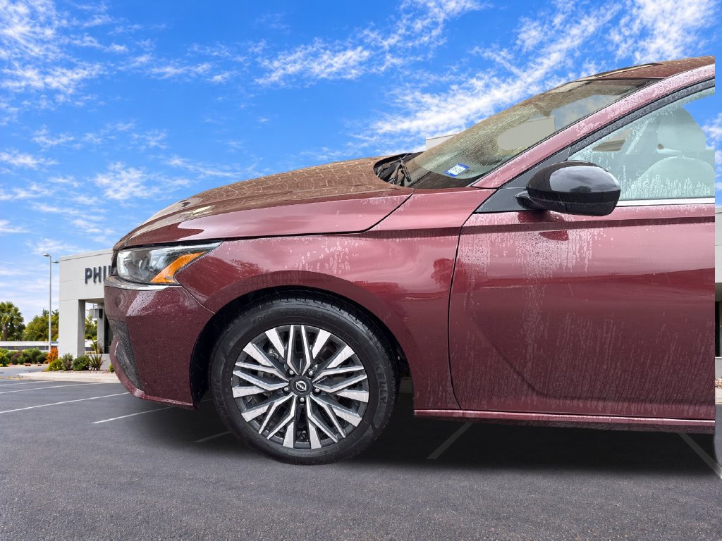Used 2025 Nissan Altima 2.5 SV FWD image 32